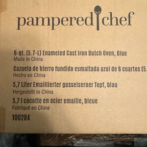 Pampered Chef- 6qt. Enameled Dutch Oven -Blue